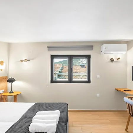 Stone & Sea Nydri (Lefkada)