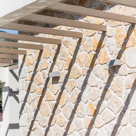 Stone & Sea * Nydri (Lefkada)