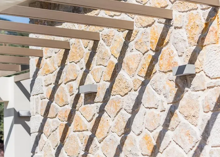 Stone & Sea * Nydri (Lefkada)