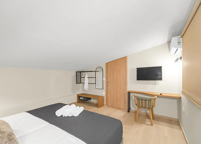 Stone & Sea Nydri (Lefkada)